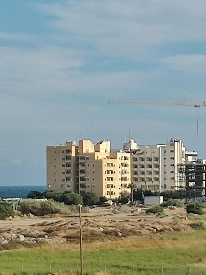 Maestro I Apartment Larnaca